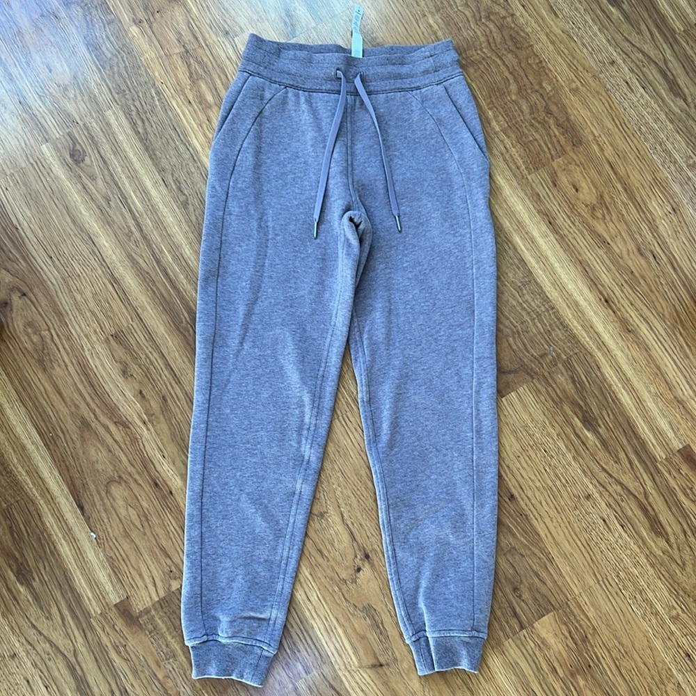 NWOT Lululemon jogger sweatpants